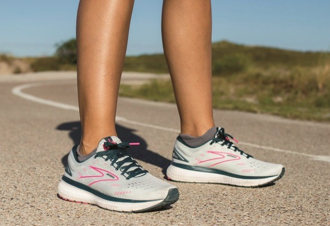 Brooks Glycerin: Mijn Redding Tegen Vermoeide Voeten (en Andere Dagelijkse Straatellende)